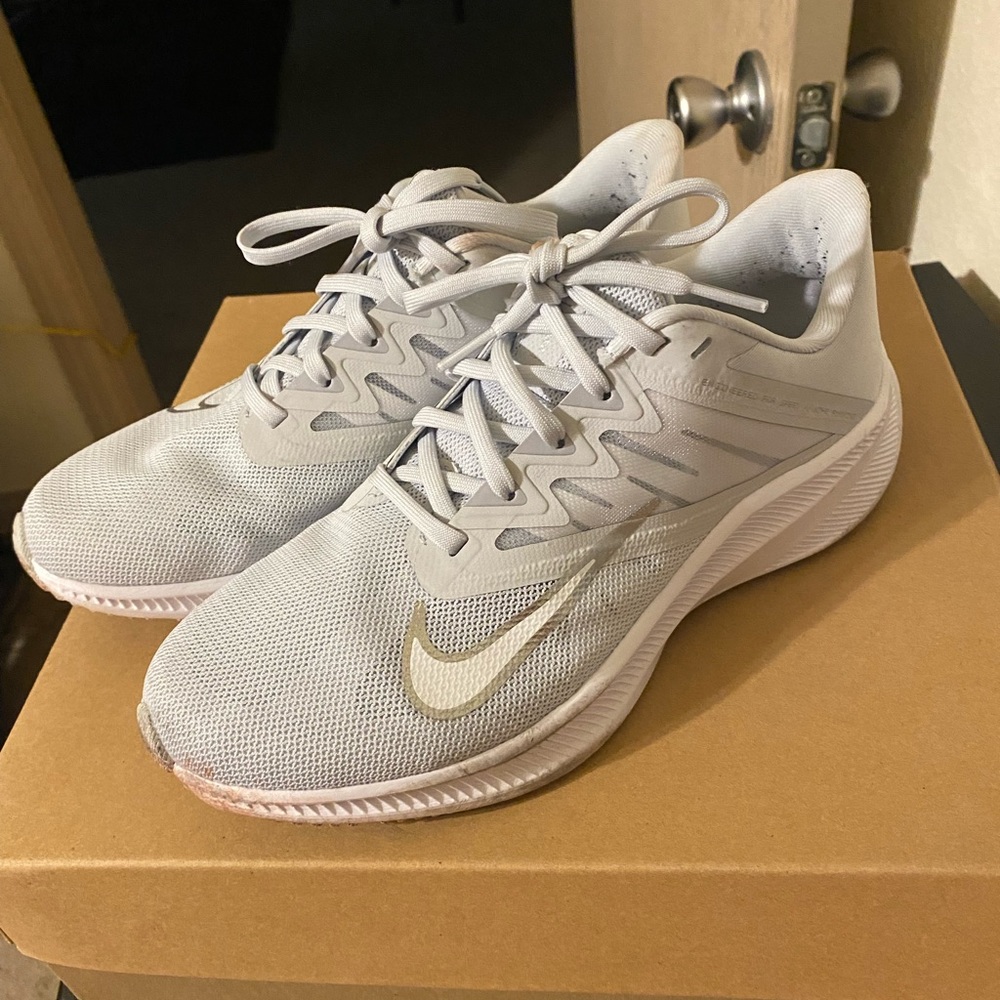 Womens Nike Quest 3